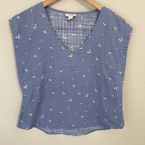 a.n.a. Cottagecore Sleeveless Floral Print V-Neck Top Womens S Blouse Boho Shirt